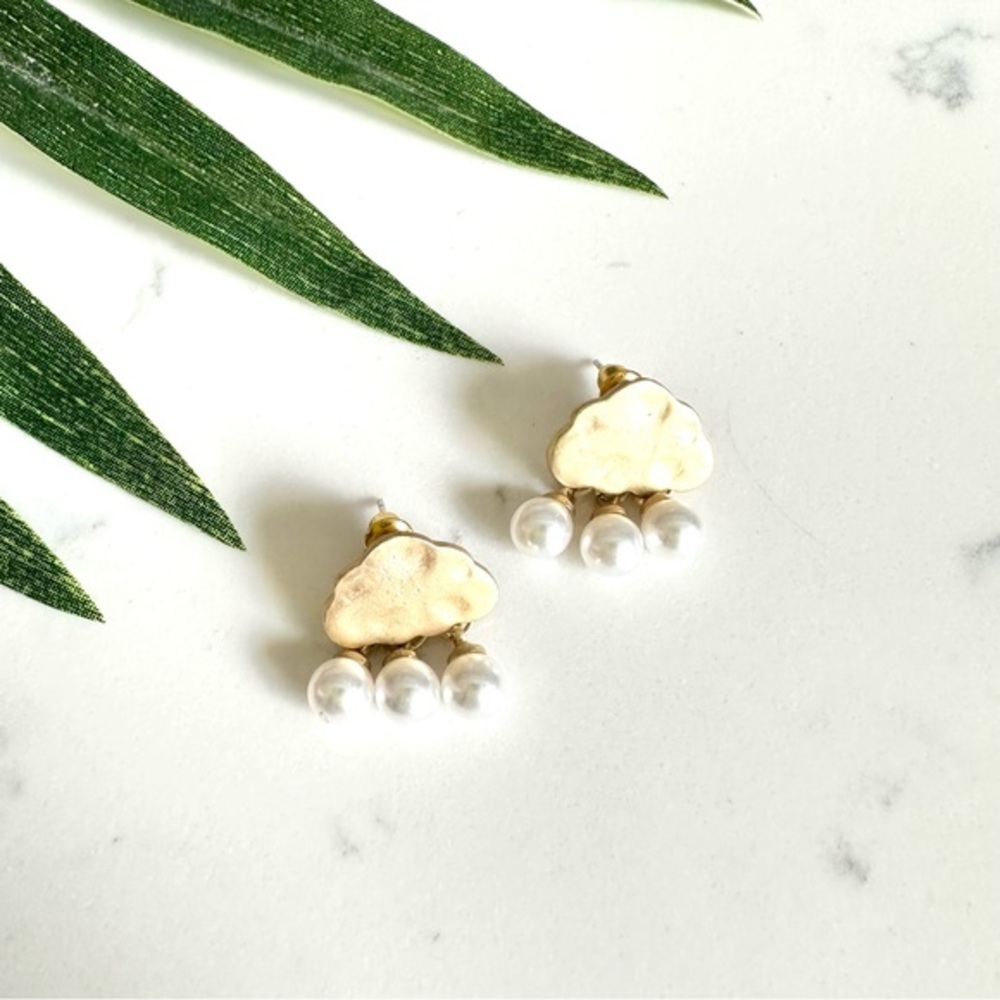 2/$30🌵 Gold Cloud Faux Pearl Raindrops Stud Earrings Cute NEW Unique Jewelry